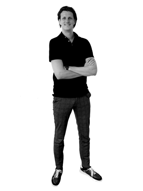 Sean staand